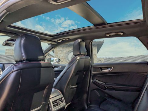 Used 2022 Ford Edge ST-Line image 21