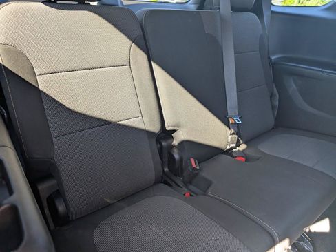 Used 2020 Chevrolet Traverse LS FWD image 38