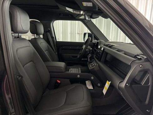 Used 2024 Land Rover Defender 130 V8 image 32