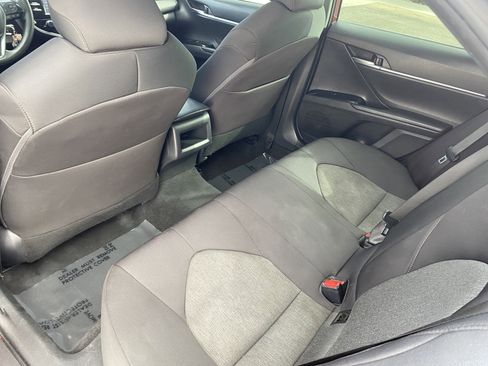 Used 2019 Toyota Camry LE image 19