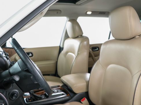 Used 2023 Nissan Armada SL w/ Captain's Chairs Package RWD image 25