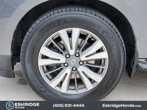 Used 2020 Nissan Pathfinder SV image 13