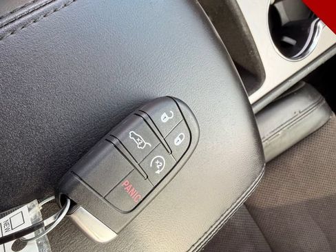 Used 2020 Jeep Grand Cherokee Altitude AWD/4WD image 26