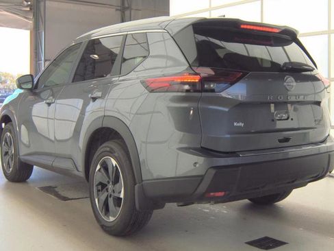 Used 2026 Nissan Rogue SV w/ SV Premium Package AWD/4WD image 2