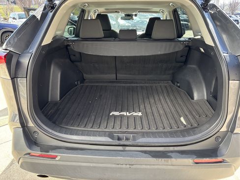 Used 2022 Toyota RAV4 XLE w/ Convenience Package AWD/4WD image 24