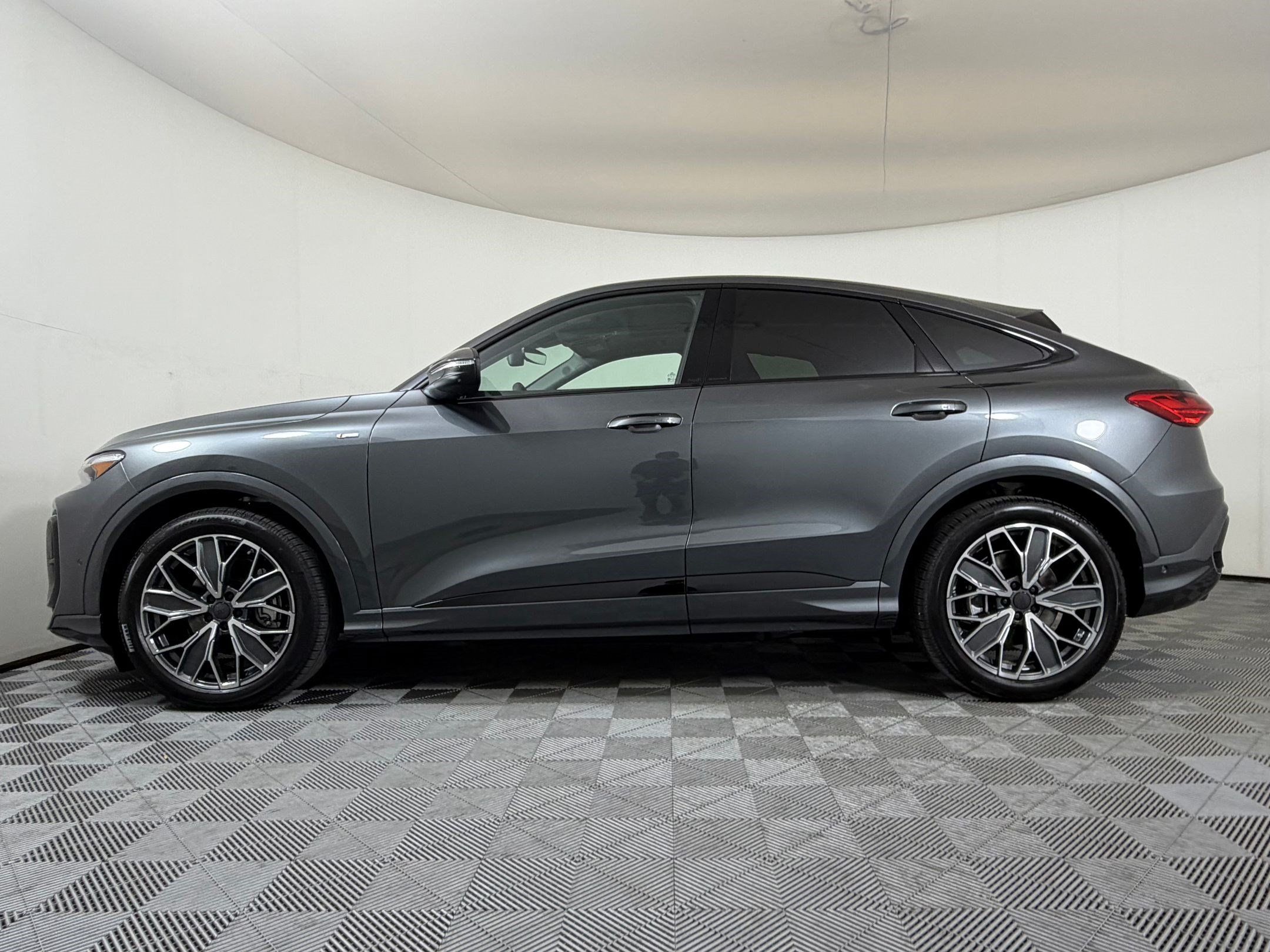 New 2026 Audi Q5 Prestige AWD/4WD image 2