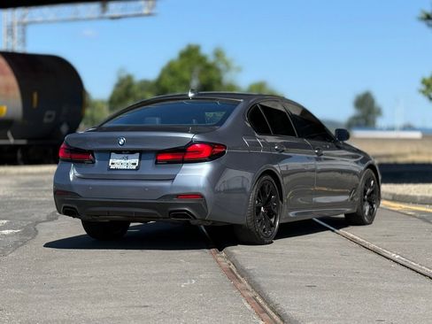 Used 2022 BMW 530i w/ M Sport Package RWD image 3