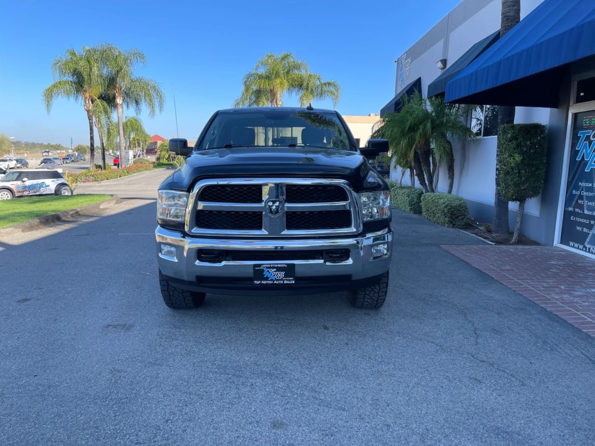 Used 2014 RAM 2500 SLT w/ Luxury Group AWD/4WD image 2