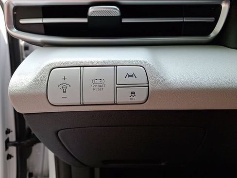 Used 2023 Hyundai Elantra Limited w/ Cargo Package FWD image 22