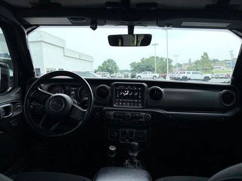 Used 2022 Jeep Gladiator Sport AWD/4WD image 11