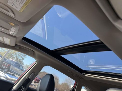 Used 2016 Nissan Rogue SL w/ SL Premium Package image 19