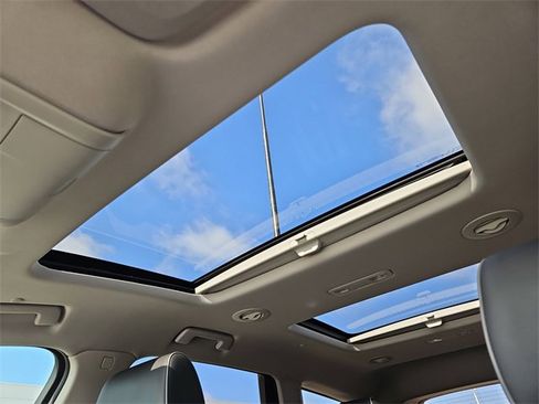 Used 2020 Buick Enclave Avenir w/ Avenir Technology Package image 3