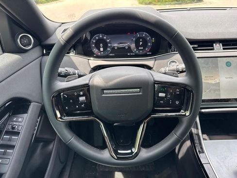 Certified 2025 Land Rover Range Rover Evoque S image 8