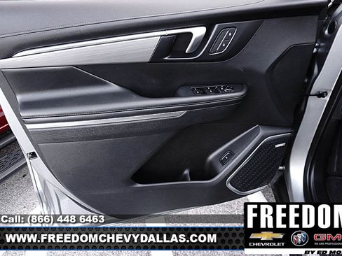 Used 2025 Buick Enclave Preferred image 30