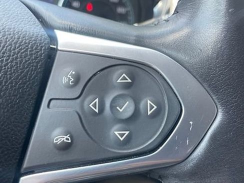 Used 2021 Chevrolet Traverse LT w/ LT Premium Package FWD image 12