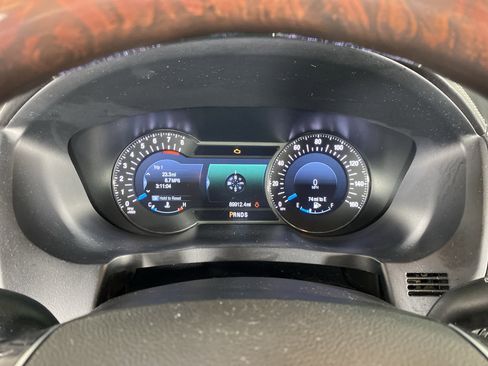 Used 2016 Ford Explorer Platinum image 24