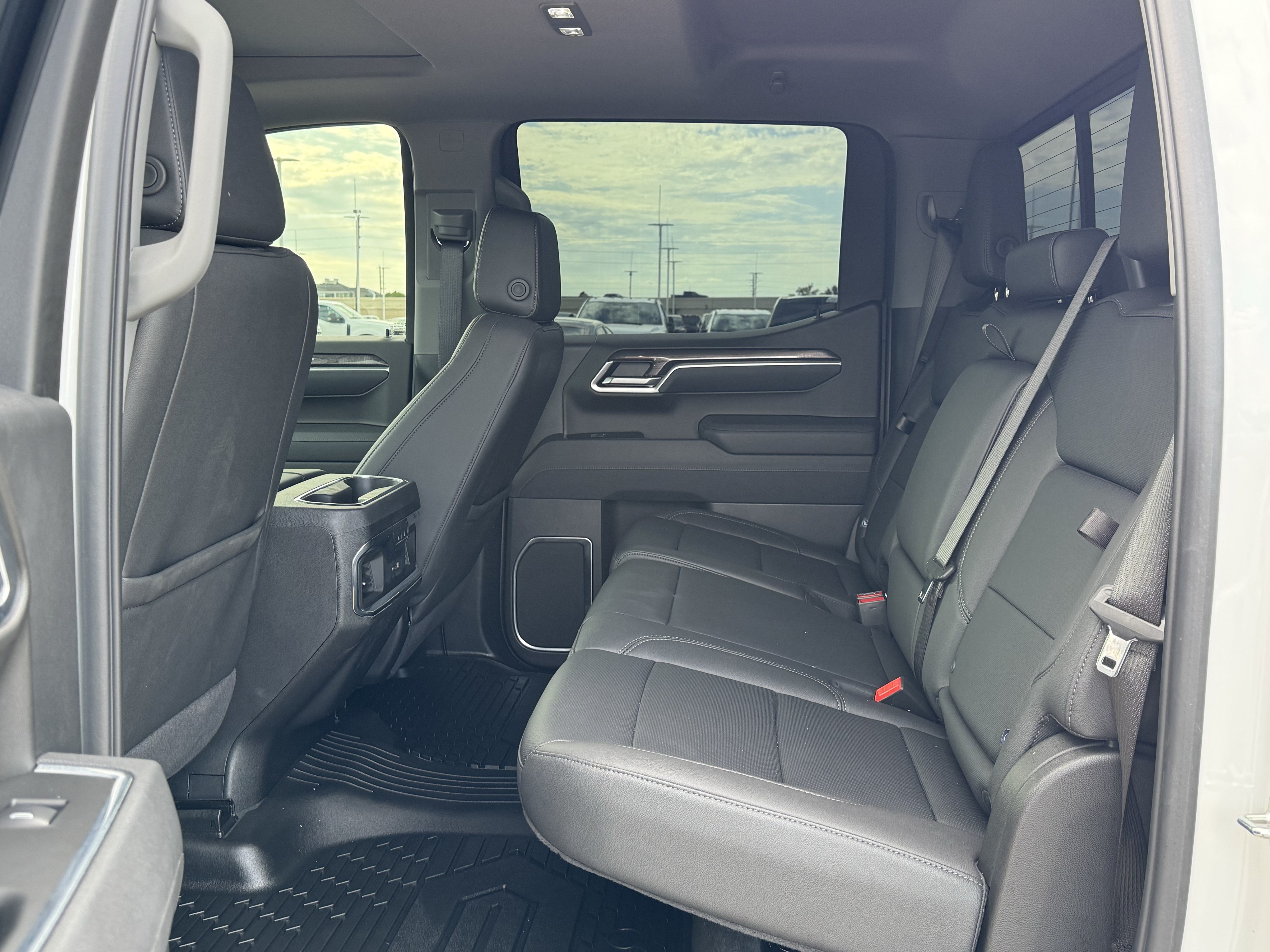 Used 2026 Chevrolet Silverado 1500 LTZ w/ LTZ Premium Package AWD/4WD image 19