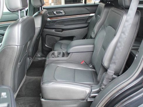 Used 2017 Ford Explorer Limited w/ Equipment Group 301A AWD/4WD image 17