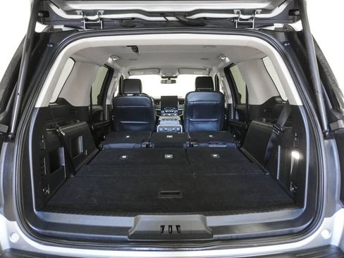 Used 2024 Ford Expedition XLT AWD/4WD image 36