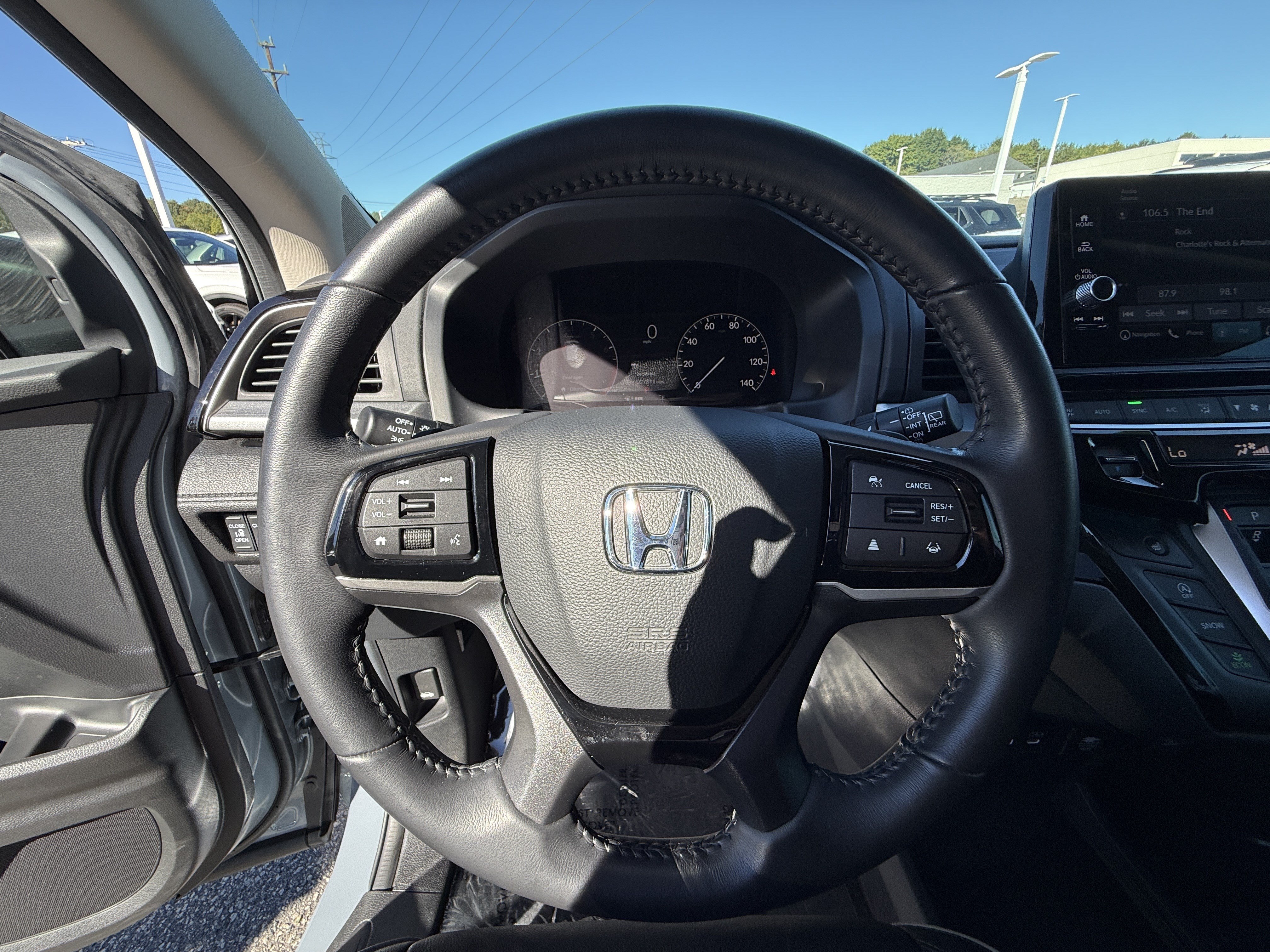 Used 2025 Honda Odyssey Touring image 18