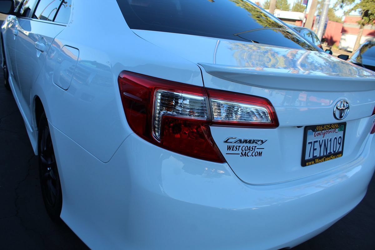 Used 2014 Toyota Camry SE FWD image 14