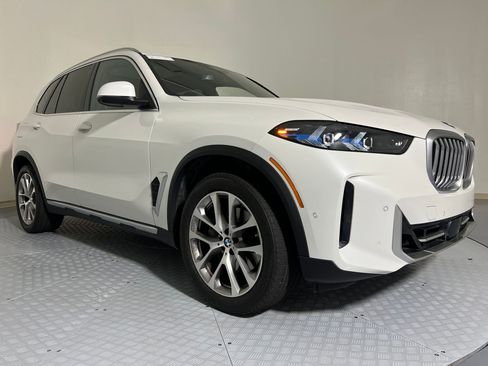 Used 2025 BMW X5 sDrive40i w/ Premium Package image 5