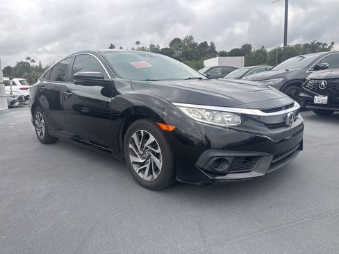 Used 2018 Honda Civic EX image 3
