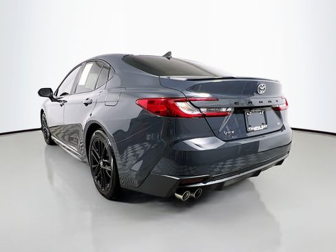 Used 2025 Toyota Camry SE image 8