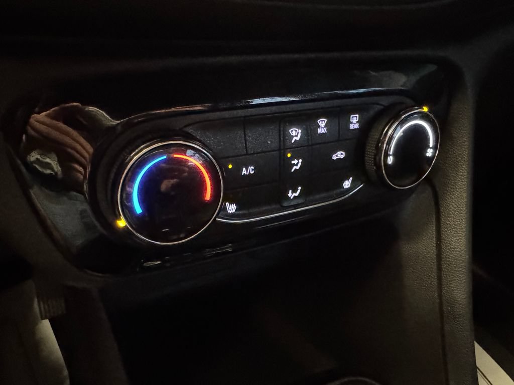 Used 2020 Buick Encore GX Preferred w/ Cold Weather Comfort Package AWD/4WD image 15