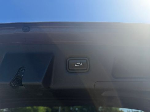 Used 2019 Hyundai Santa Fe Limited AWD/4WD image 18