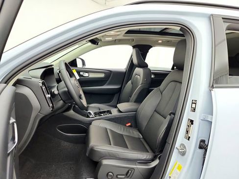 New 2026 Volvo XC40 B5 Plus w/ Climate Package AWD/4WD image 21