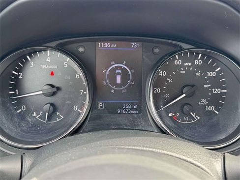 Used 2018 Nissan Rogue SV w/ Sun & Sound Touring Package image 26