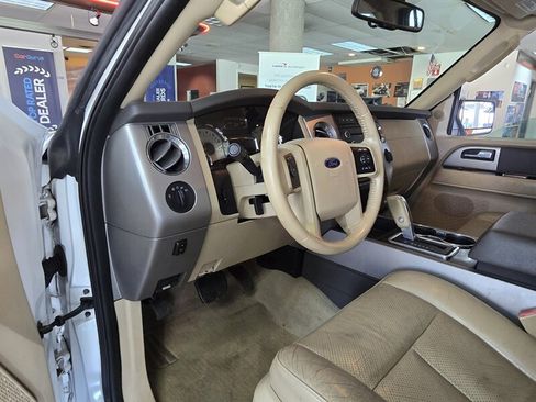 Used 2014 Ford Expedition EL XLT w/ Equipment Group 202A AWD/4WD image 8