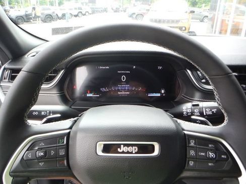 Certified 2023 Jeep Grand Cherokee L Laredo AWD/4WD image 37