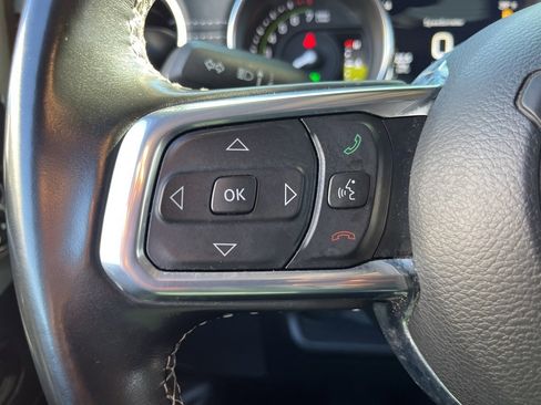 Used 2022 Jeep Wrangler Unlimited Sahara image 31