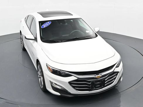 Used 2023 Chevrolet Malibu LT FWD image 19