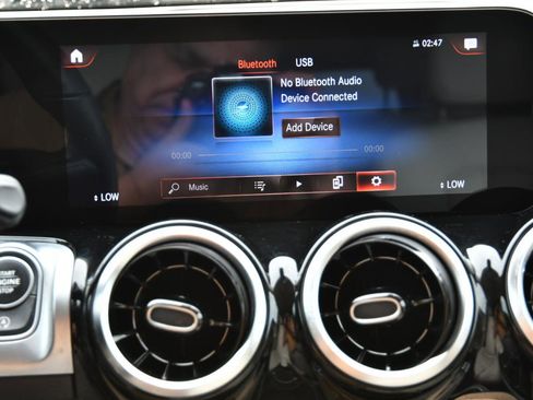 Used 2022 Mercedes-Benz GLB 250 w/ Premium Package image 15