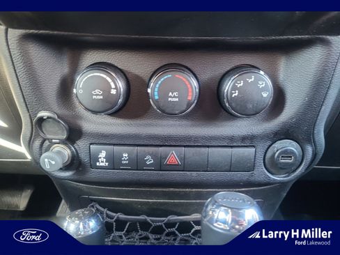 Used 2017 Jeep Wrangler Sport image 30