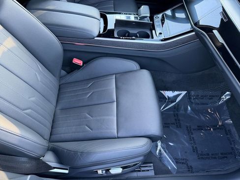 Used 2023 Audi A8 L 3.0T w/ Luxury Package image 27
