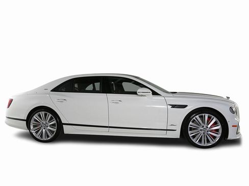 Used 2025 Bentley Flying Spur Plug-In Hybrid image 13