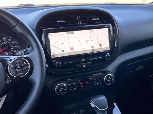 Used 2022 Kia Soul EX image 15