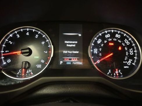 Used 2021 Toyota RAV4 XLE FWD image 24
