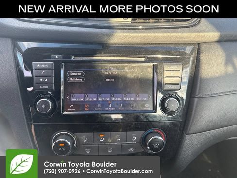 Used 2018 Nissan Rogue S AWD/4WD image 12