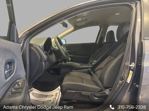 Used 2021 Honda HR-V LX image 11