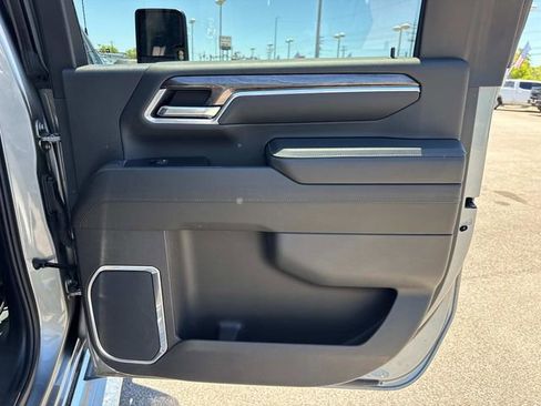 Used 2025 Chevrolet Silverado 2500 LTZ w/ LTZ Plus Package AWD/4WD image 21