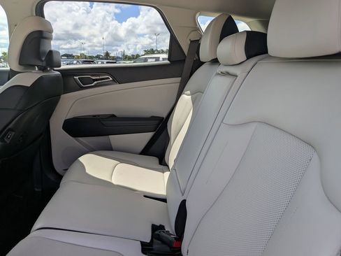 Certified 2023 Kia Sportage EX FWD image 18
