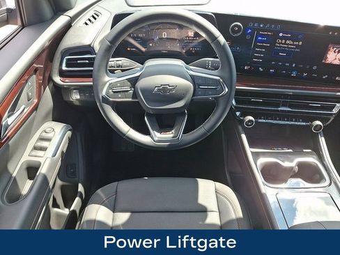 Used 2026 Chevrolet Traverse Z71 AWD/4WD image 3