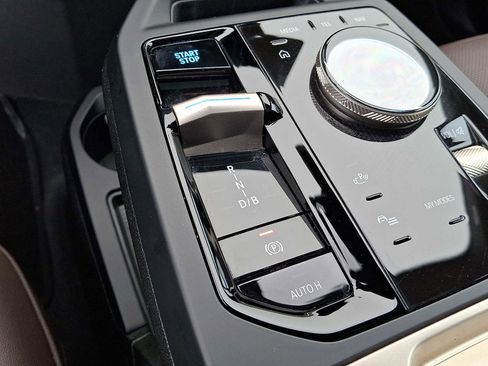 Used 2025 BMW iX xDrive50 w/ Premium Package AWD/4WD image 16