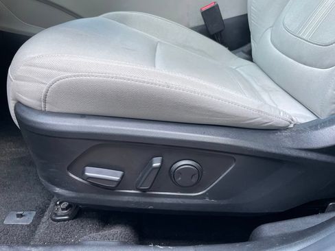 Used 2025 Hyundai Tucson SEL FWD image 11