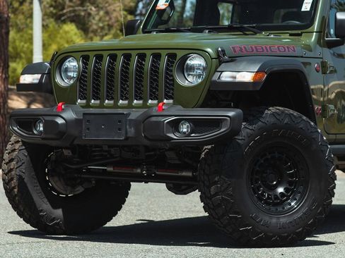 Used 2023 Jeep Gladiator Rubicon image 2